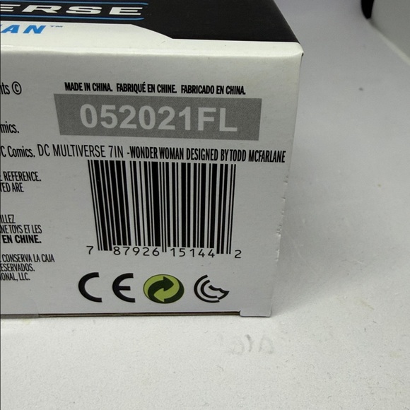 DC Multiverse 7" Action Figure Wonder Woman Designed by Todd McFarlane - Picture 4 of 4